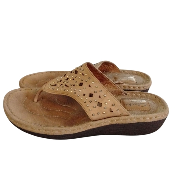 Clarks Artisian Amaya Studded Cut-out Thong Leather Sandals Size 9 - Picture 5 of 10